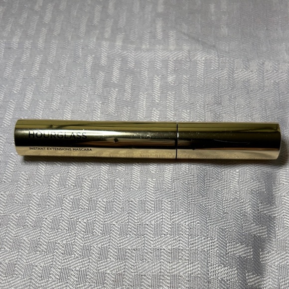 Hourglass unlocked Mascara Tube - Picture 2 of 3